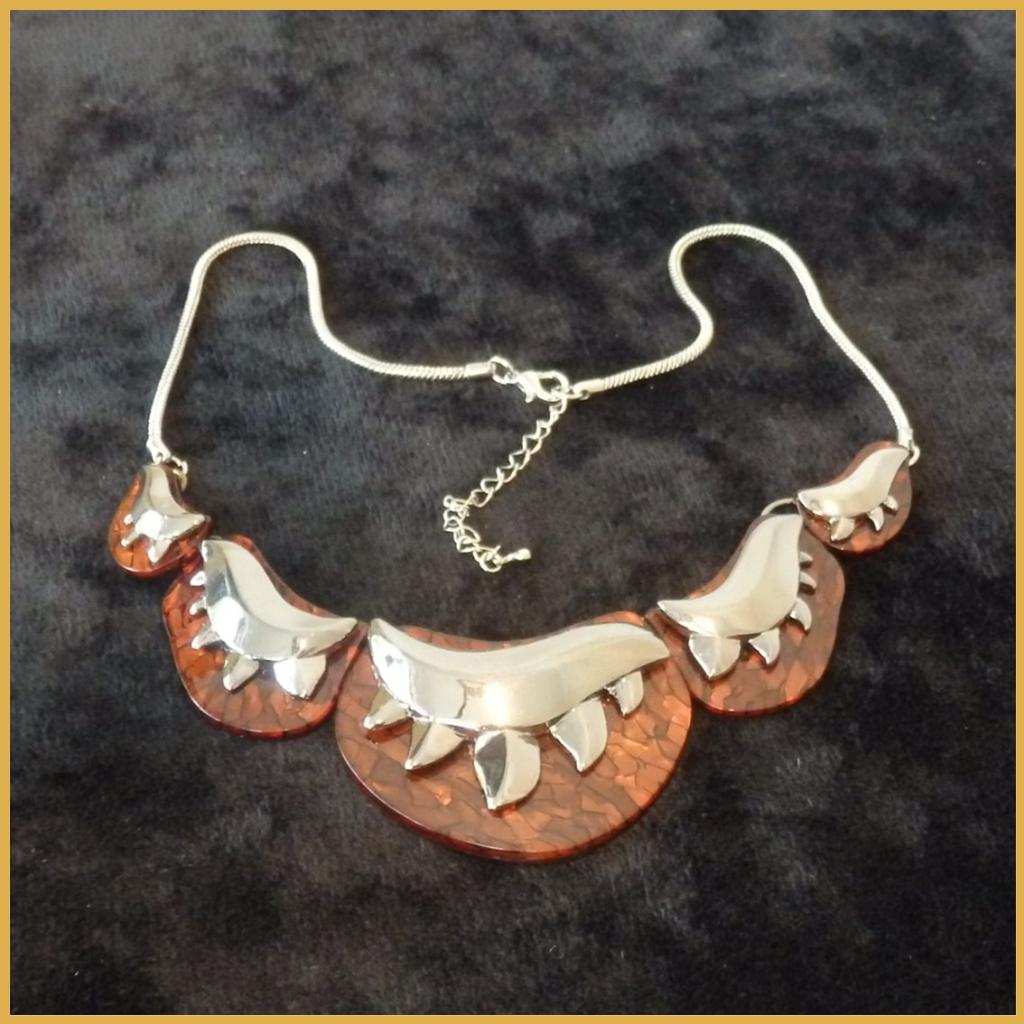 Dragon Scale Brown and Silver Pieces Chunky Necklace_3