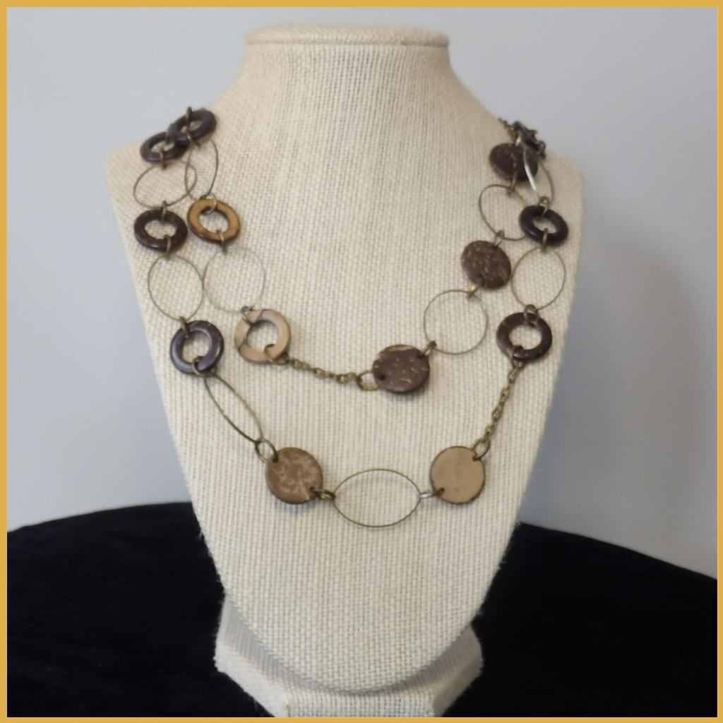 Rustic Style Metal and Wood Looped Long Necklace_4